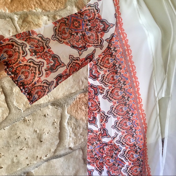 5⭐️Fave! Medallion Kimono - Picture 4 of 6